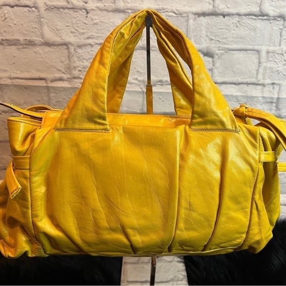 GUCCI RARE YELLOW HANDBAG EUC - Picture 5 of 17